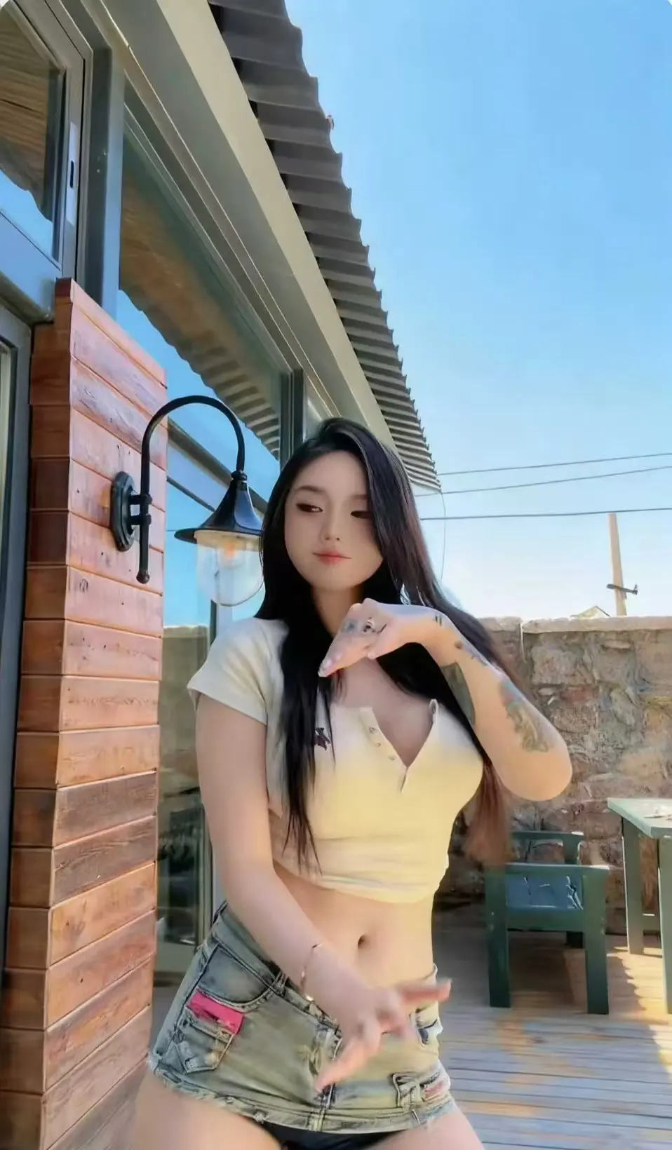 《Meena 成美男》高清全集免费在线观看-中文版无删减资源一站获取-便捷网盘备份存储无广告-一次看遍Meena 成美男全季