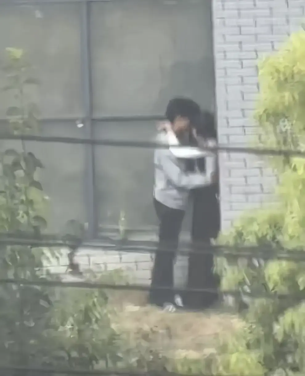 《蚌埠职教园情侣野外视频》资源下载-原生态高清完整版免费看-蚌埠职教园情侣野外视频事件后续高清资源在线观看
