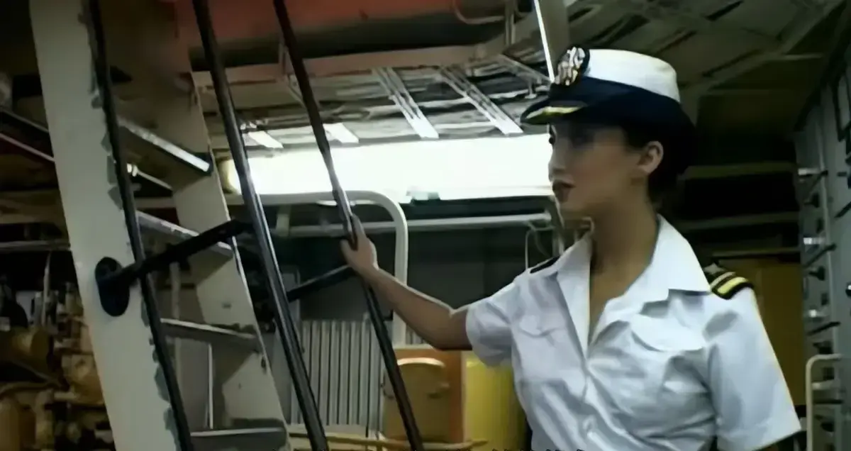 《军舰上的女兵》卡楚米主演中文版全集-未删减高清完整版在线播放-《军舰上的女兵》网盘资源免费下载