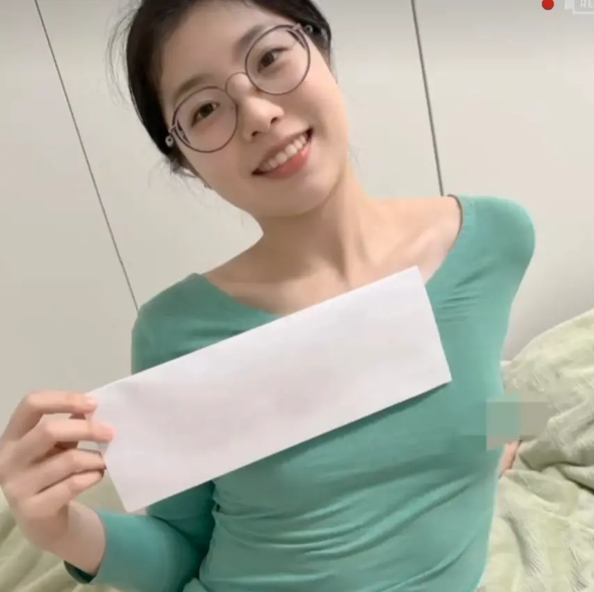 《秦嘉妮/秦嘉倪》1080P无损成片无删节-青筋女王秦嘉倪全系列持续更新-邯郸眼镜妹生活合集免费看-秦嘉妮零广告全收录告别滤镜焦虑