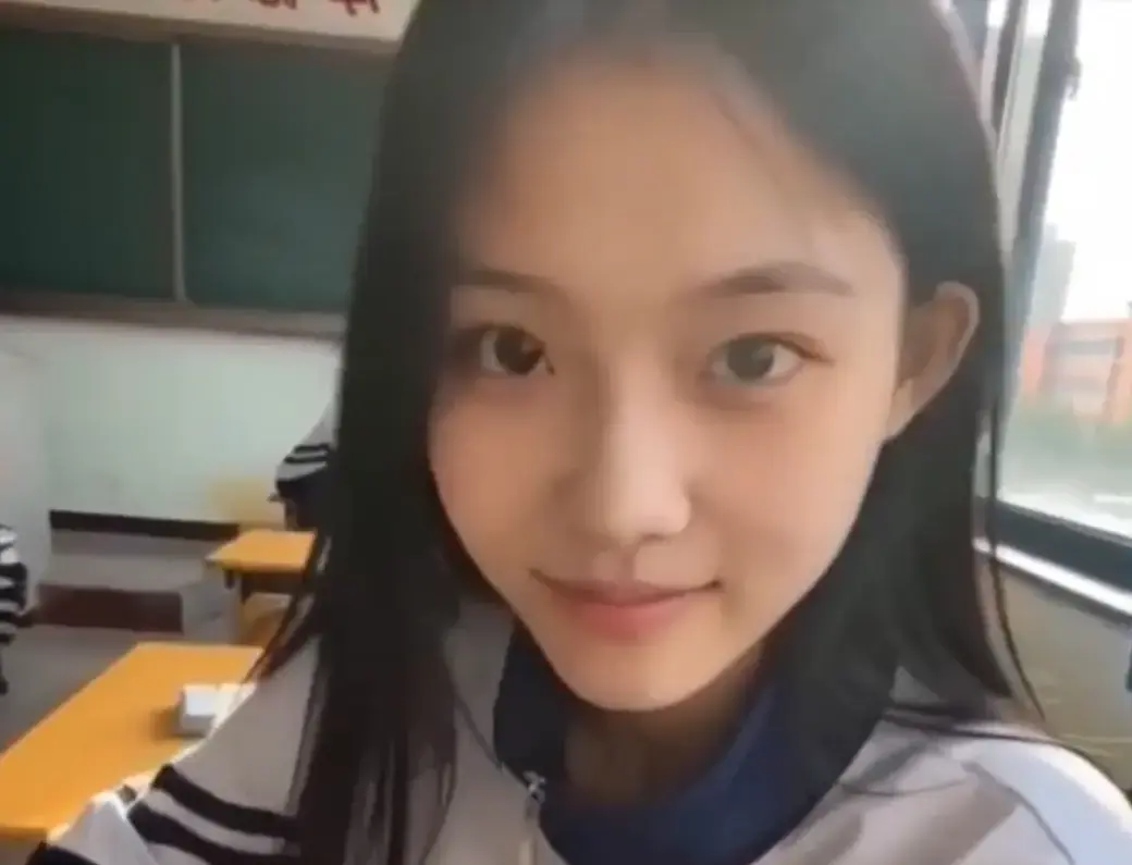 我的十八岁女友4K蓝光画质无删减版免费在线观看 - 黄果AI短剧全集高甜治愈结局太甜 - 星空影院VS影视同步热播推荐